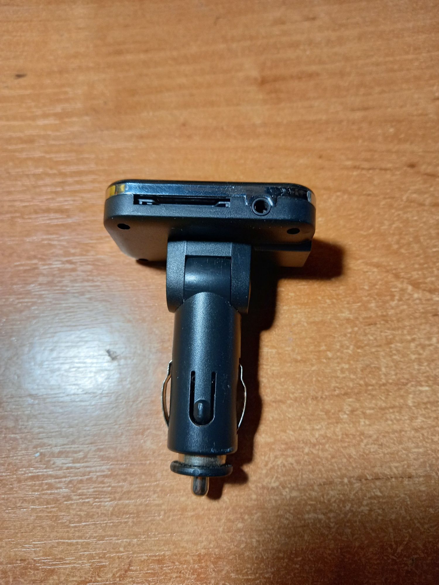 Зарядное 'USB 2 и трансмиттер