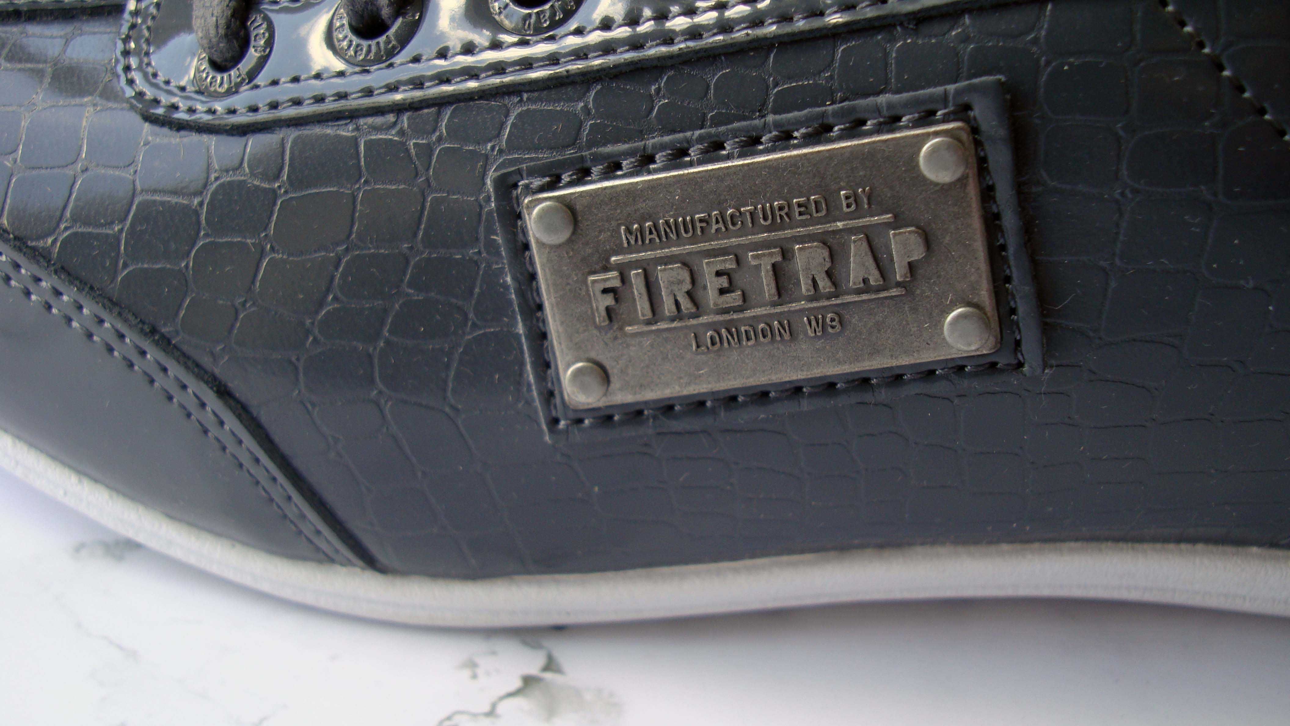 Кроссовки кожаные р. 40/41 Firetrap