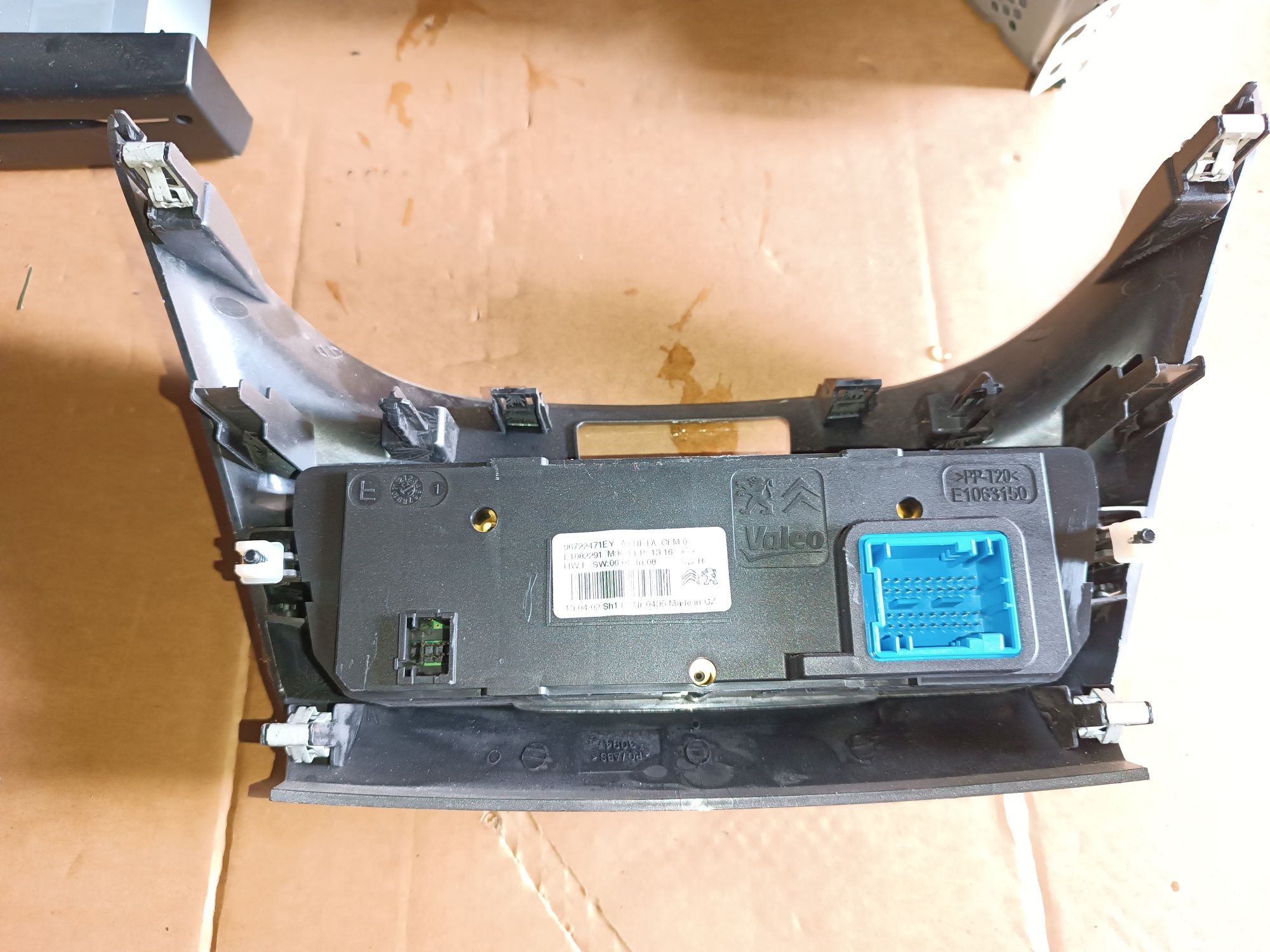 Peugeot 208 I GTi XY - Panel nawiewu klimatyzacji Srebrny 96.722.471EY