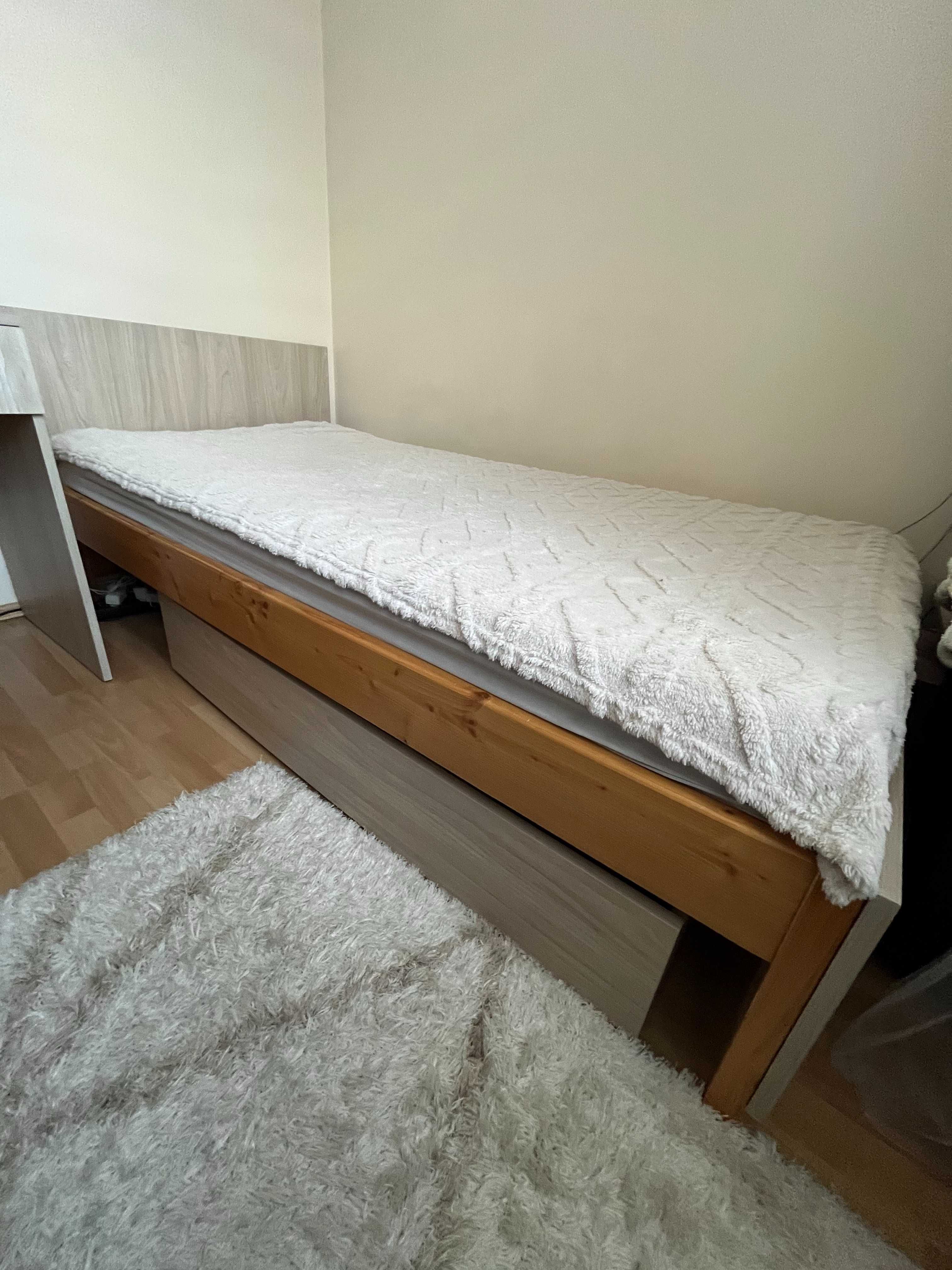 Solidne drewniane łóżko 110x210 z materacem