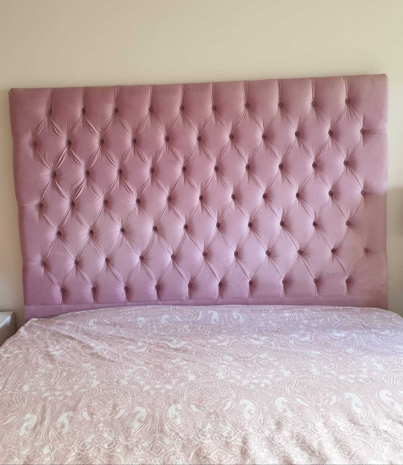 Cabeceira de cama em capitonê