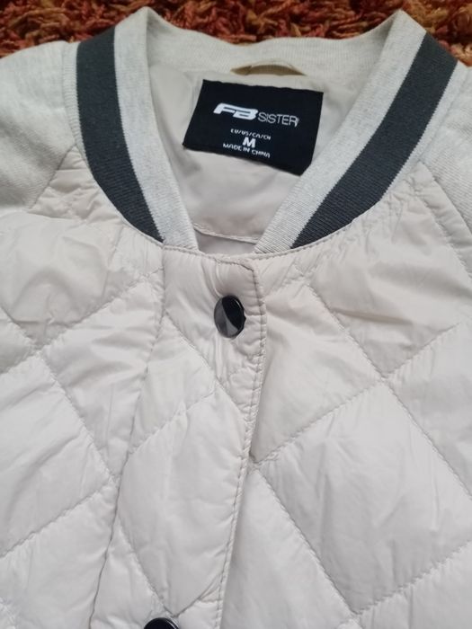 Стильный,  всегда актуальный бомбер, ветровка  р. М