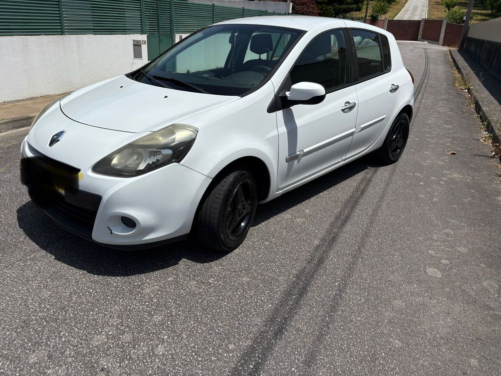 Renault Clio - 5 Lugares