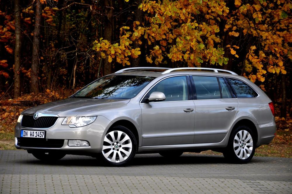 Skoda Superb 2.0 Diesel *170km* DSG* Full *Pano *Navi *