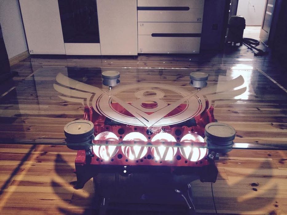 stół stolik z  bloku silnika V8 5.0L MG blok silnika LED Grawer