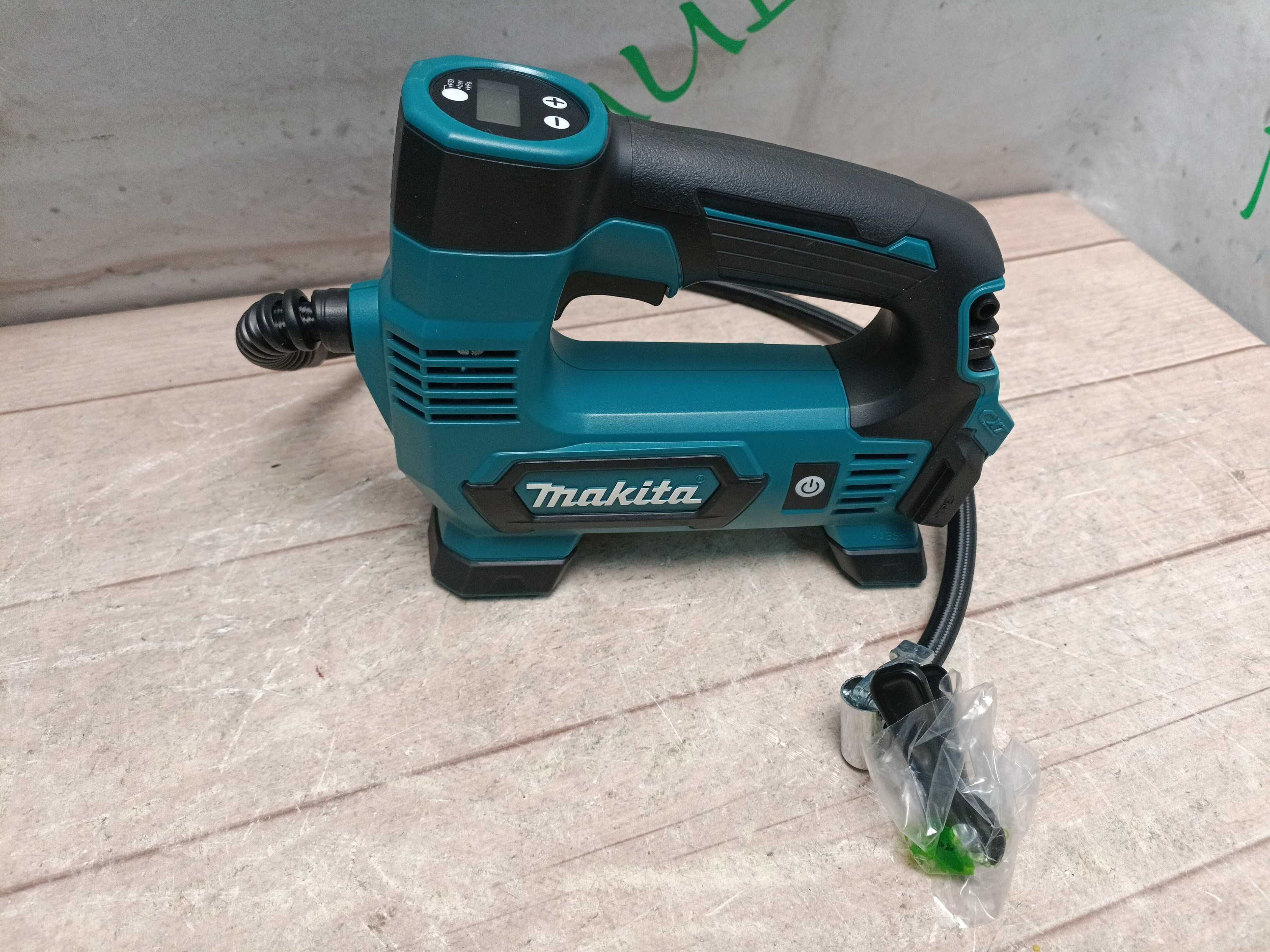 Makita MP100D акумуляторний насос компресор, 12В CXT