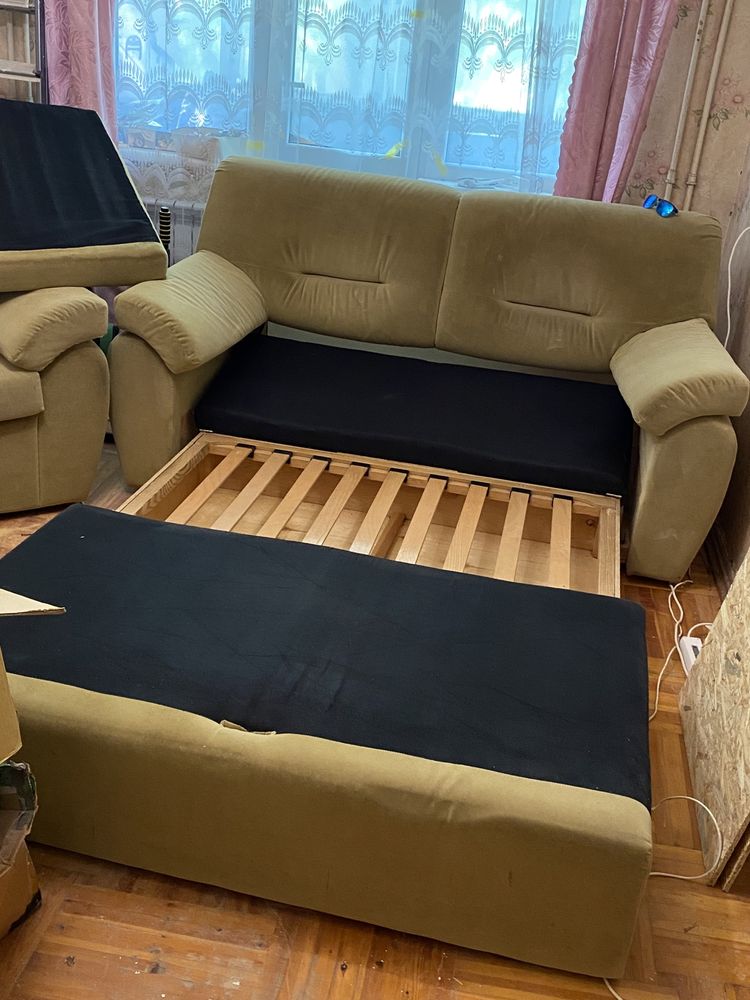 Продам раскладной спальный Диван + 2 кресла