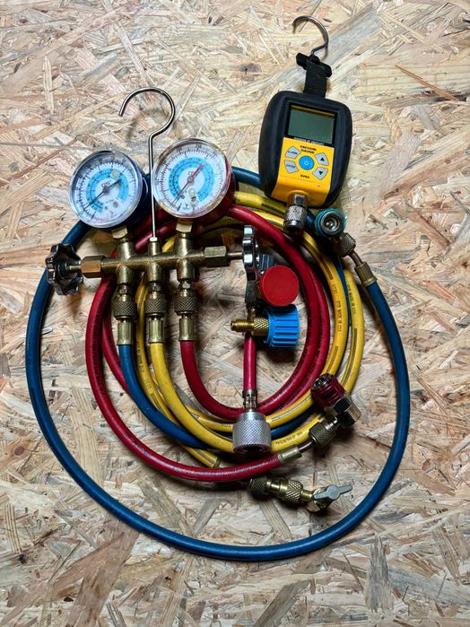 Zestaw do napełniania klimatyzacji cyfrowy wskaźnikiem Fieldpiece SVG3