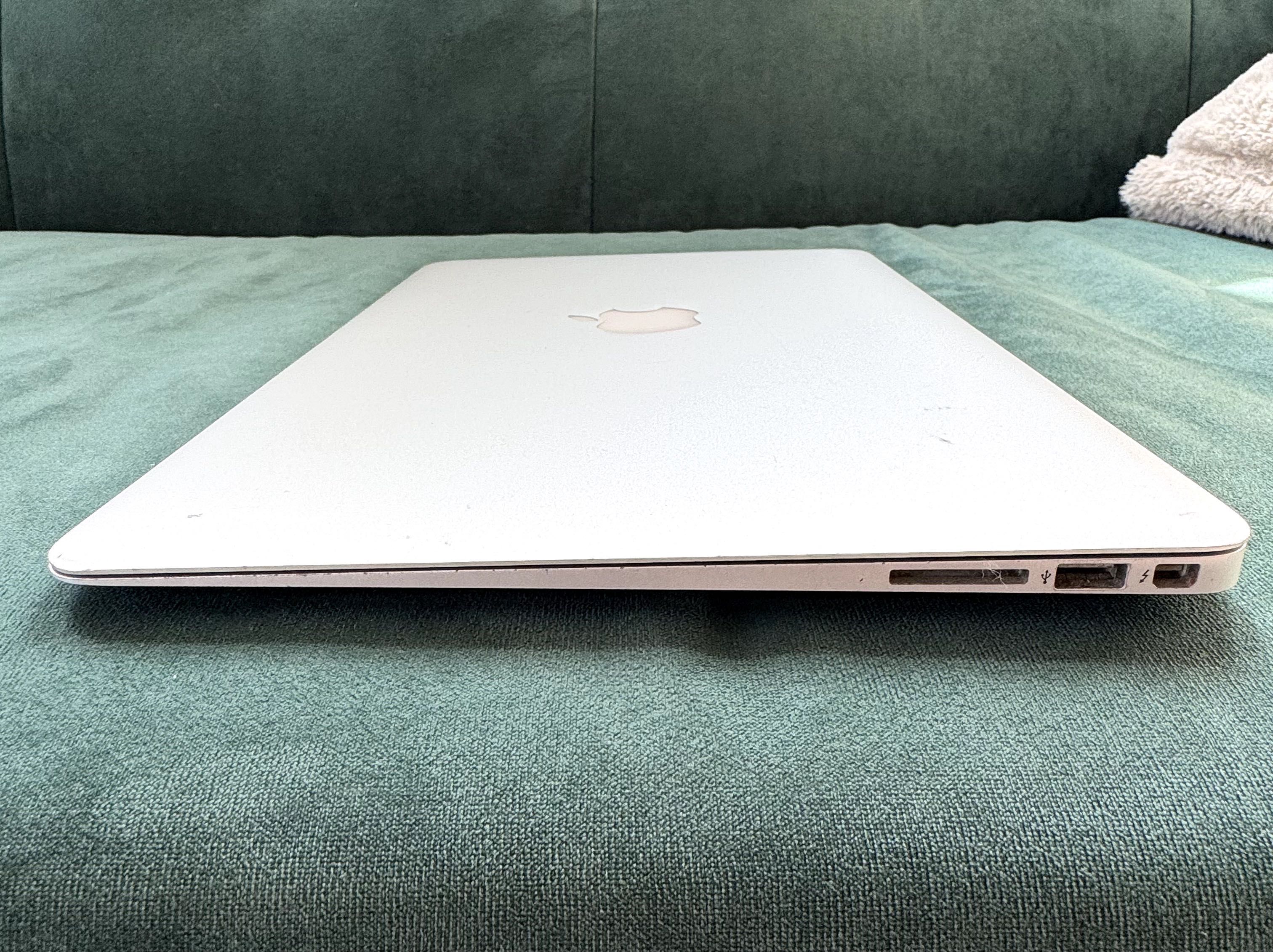 MacBook Air 13 2015 i5,8Gb,128ssd Оплата частинами Приват і Моно