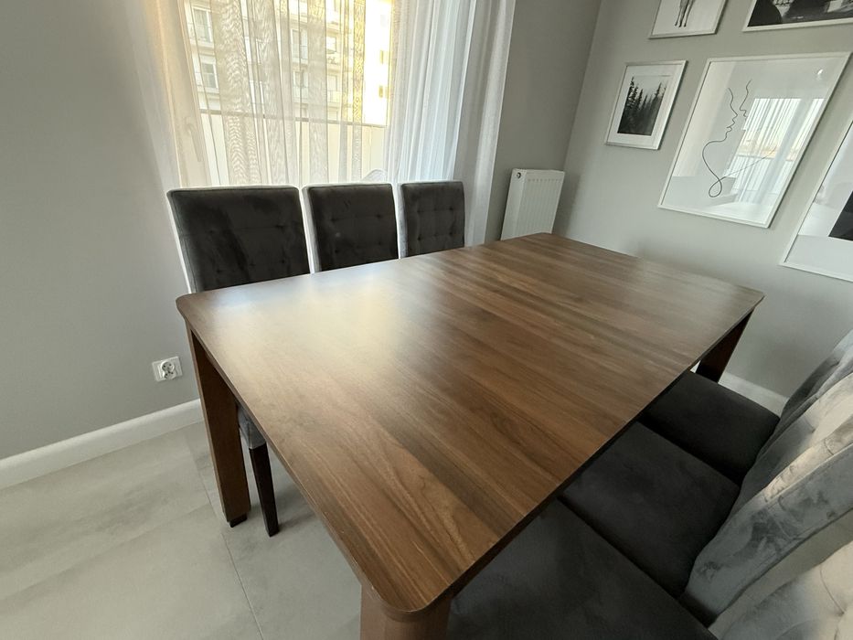 Rozkładany stół do jadalni