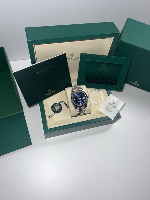 Rolex Datejust 41 Ref. 126300 – Fundo Azul – Smooth Bezel – Jubilee