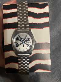 Продам часы NIXON watch Powell peralta