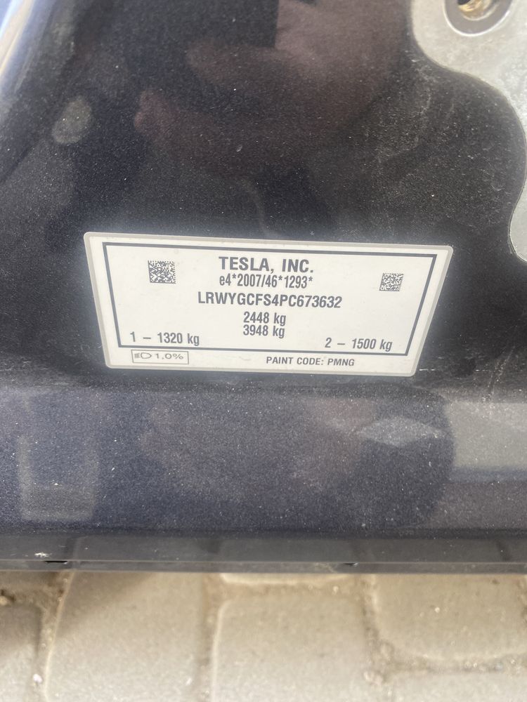 Розборка Tesla model Y