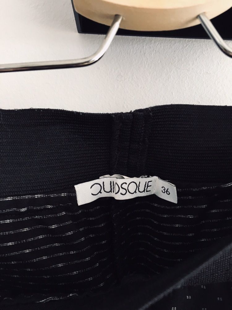 Spodnie czarne wzory elastyczne rurki cygaretki Quiosque