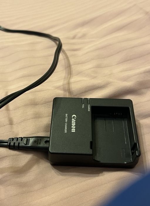 Фотоапарат Canon 600d + обєктив EFS 18-55mm