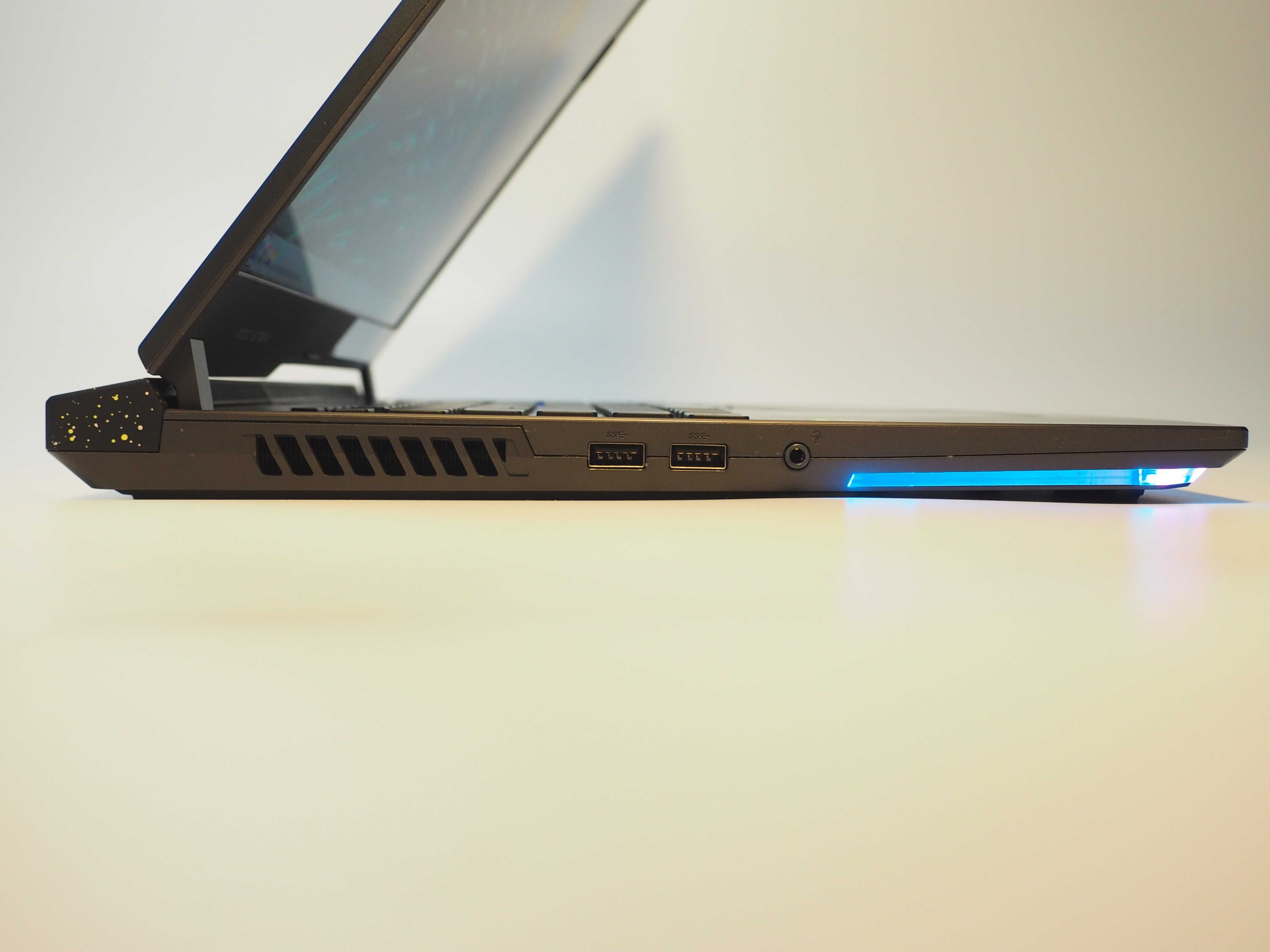Laptop Gamingowy Asus ROG Strix G713RM 17,3" AMD Ryzen 9, 16 GB RAM