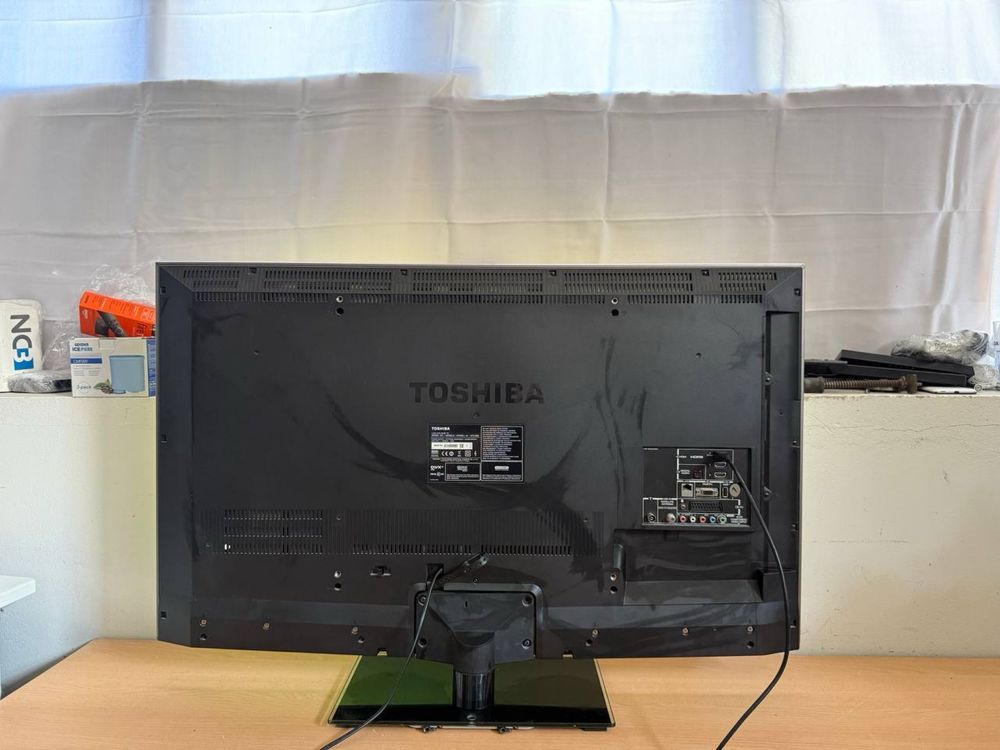 Телевізор Toshiba 42” / Full HD / 3D / Dolby Digital