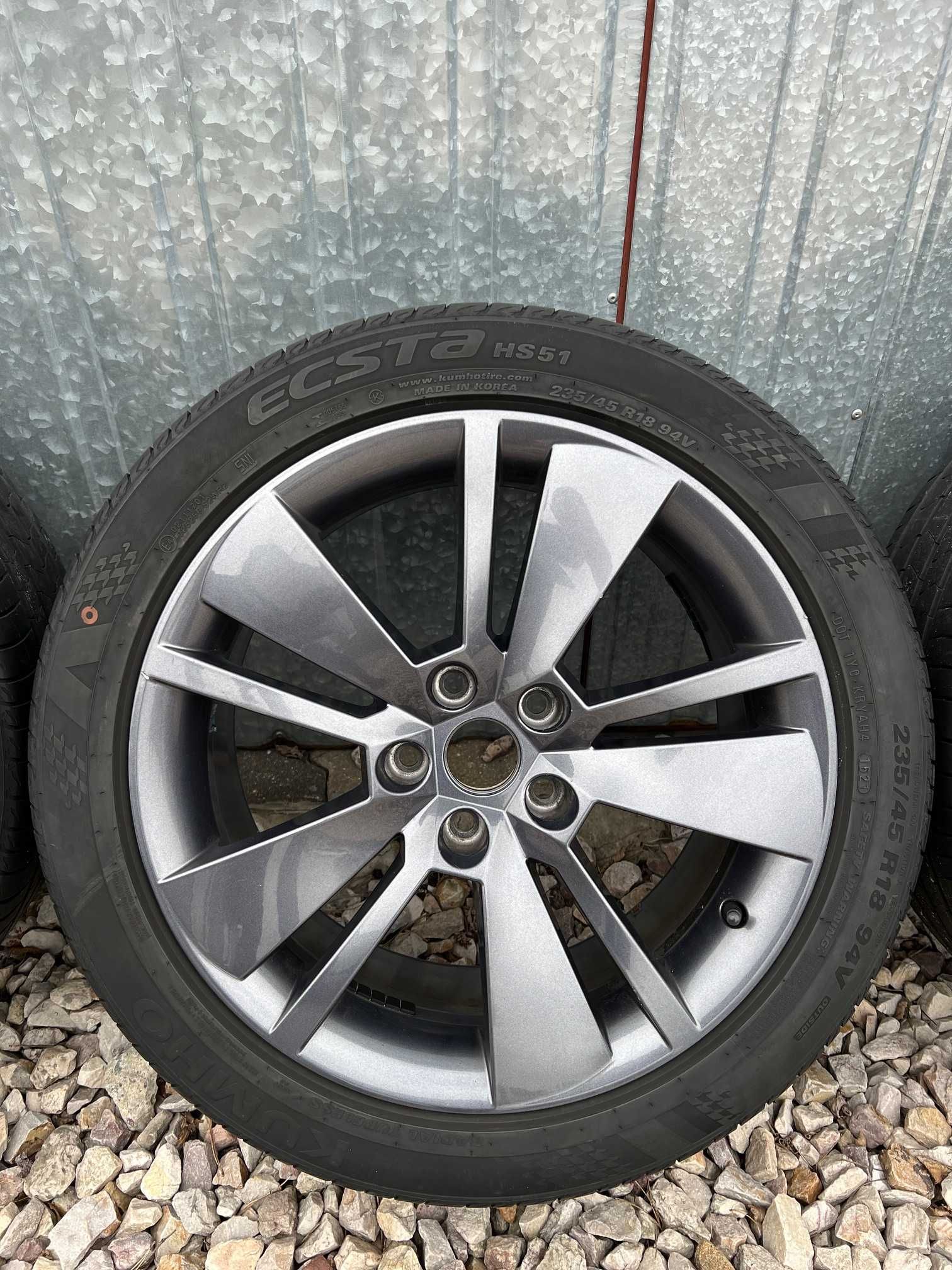 Oryginalne koła lato skoda superb KUMHO 235/45 R18 2021