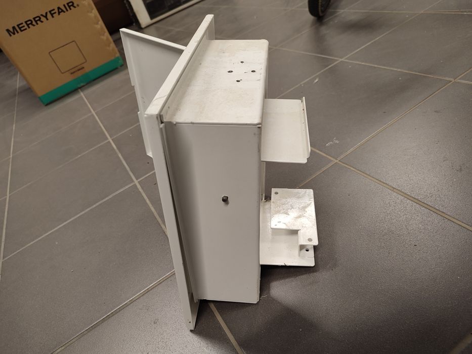 Drzwiczki rewizyjne metalowe