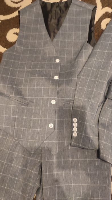 Костюм мужской стильный