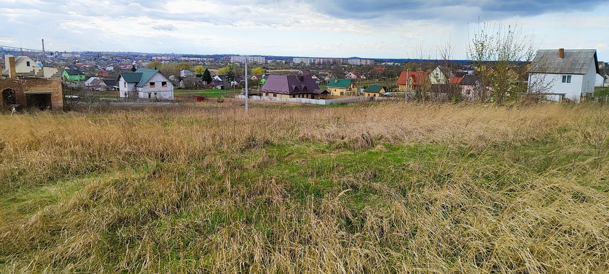 Земельна ділянка в с. Корнин