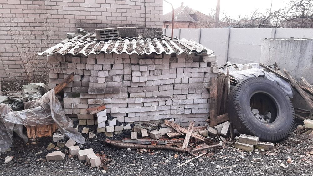 Продаж цегли та шлакоблоку