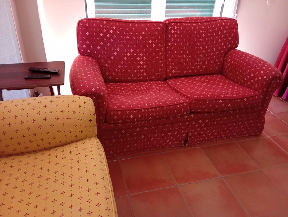2 sofás de 2 lugares