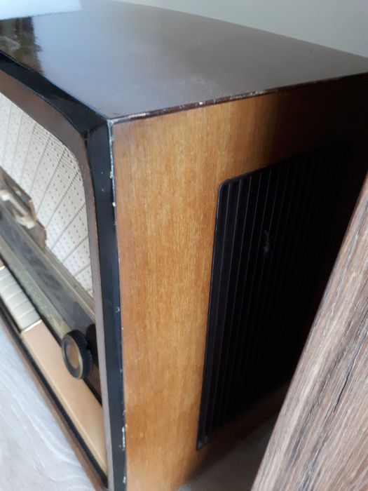 Radio Philips Saturn 563