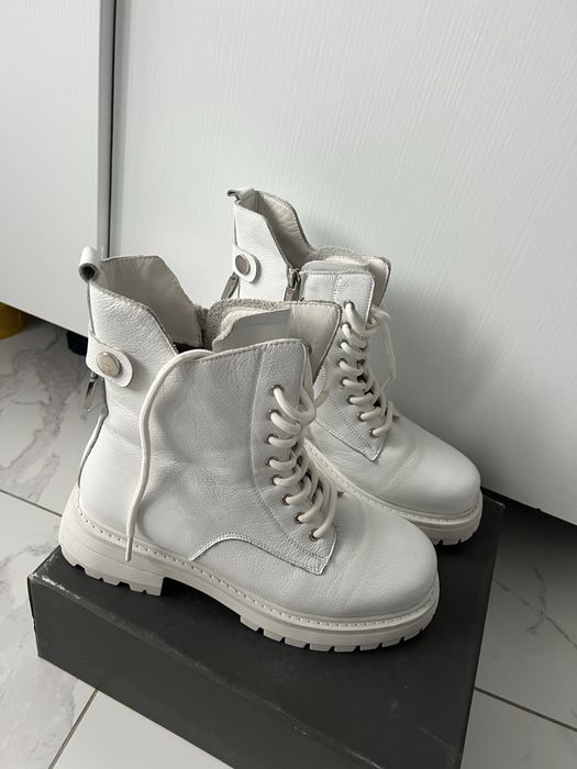 Шкіряні черевики на шнурівці білі vitto rossi  чоботи зими 40