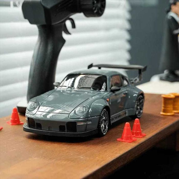 Машинка на радіокеруванні. Радіокерована модель 1:24 Porsche 911 Дріфт