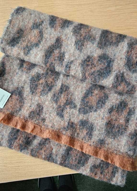 Reserved szal XL nowy oversize subtelna panterka puszysty