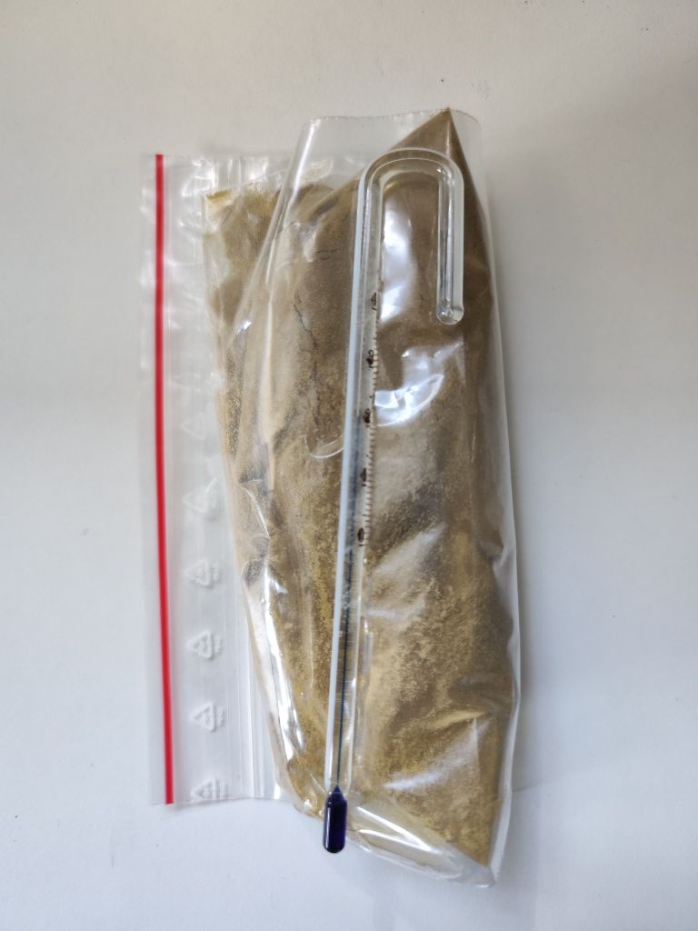 Karma dla narybku  0,2, mączka z krylla Cena za 150gza porcje 100 g