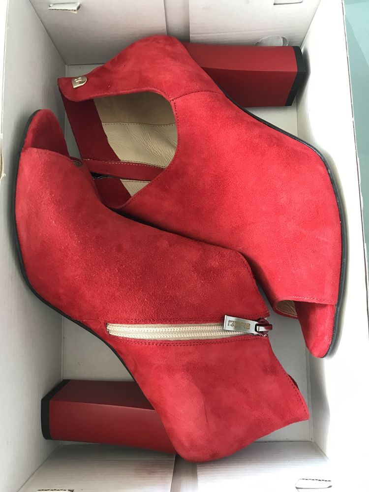 Eleganckie zamszowe buty rozmiar 38