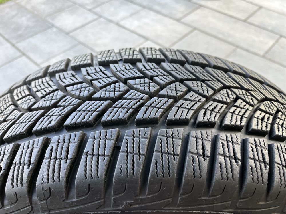 Zimowe GOODYEAR 205/55 r17 jak nowe