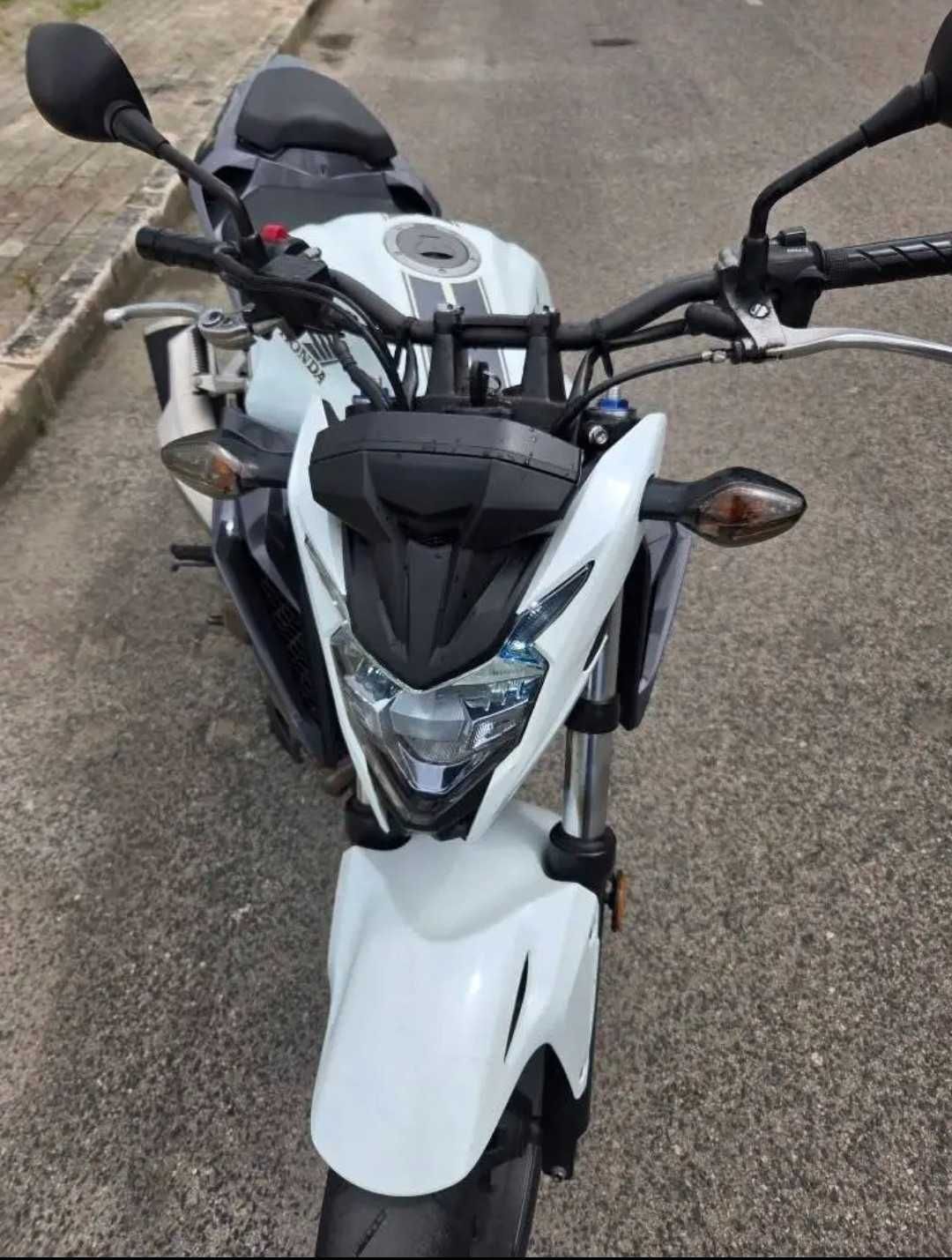 Mota Honda CB500F de 2017