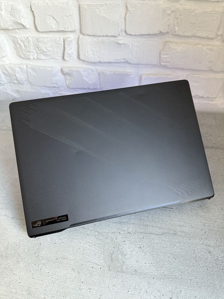 ROG Zephyrus 16' 2.5K 165hz, i9-12900H RTX 3070TI 8GB 16GB RAM SSD 1TB