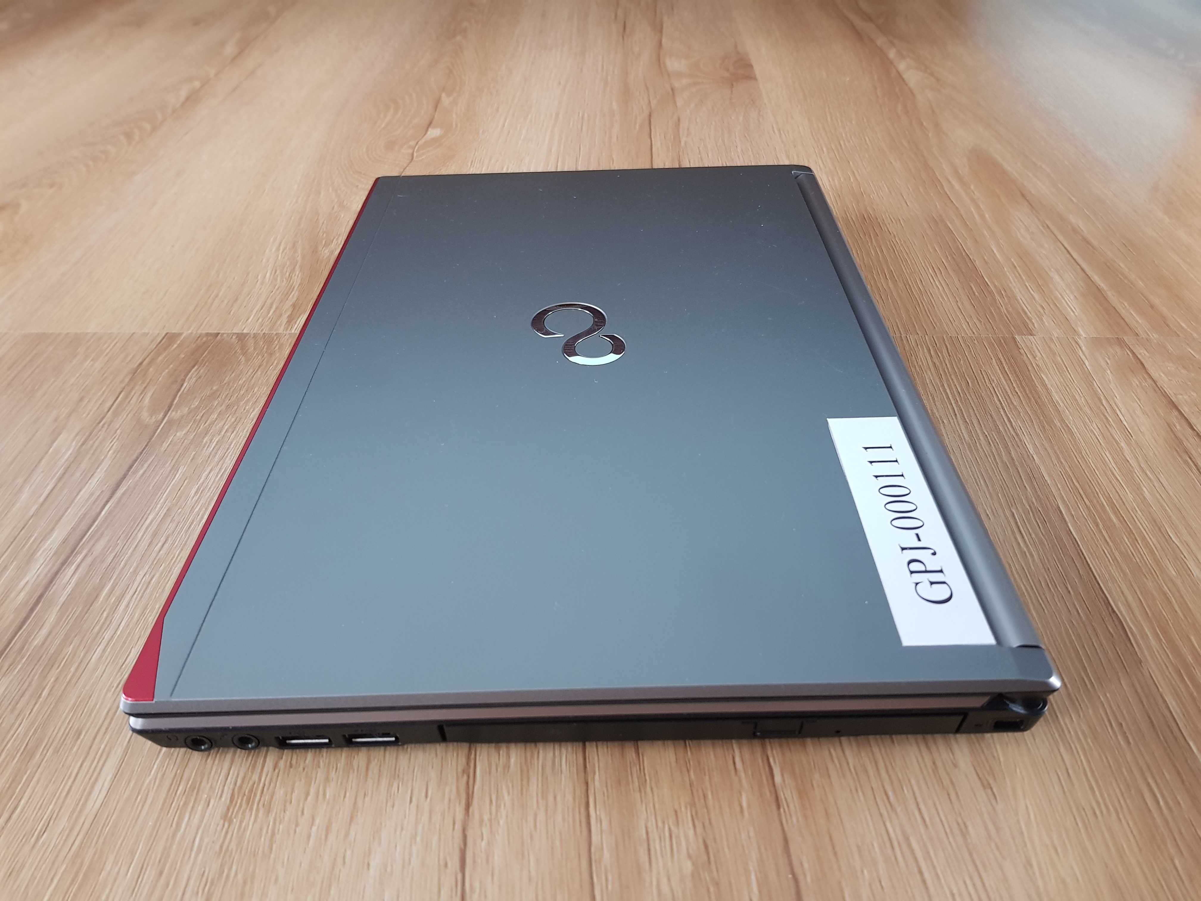 Laptop Fujitsu LIFEBOOK E Series / i5 / 8 GB RAM / Win 10 Pro