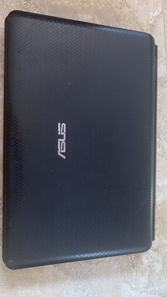 Ноутбук asus на запчастини.