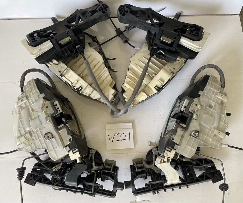 Замок двері дотяжка W203 204 205 211 212 164 221 169 209 245 251 166