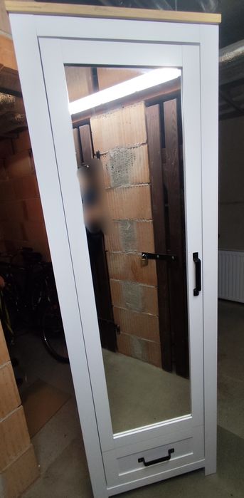 Roczna szafa jak nowa z lustrem Lanzette 1D1S z Agata Meble WROCŁAW