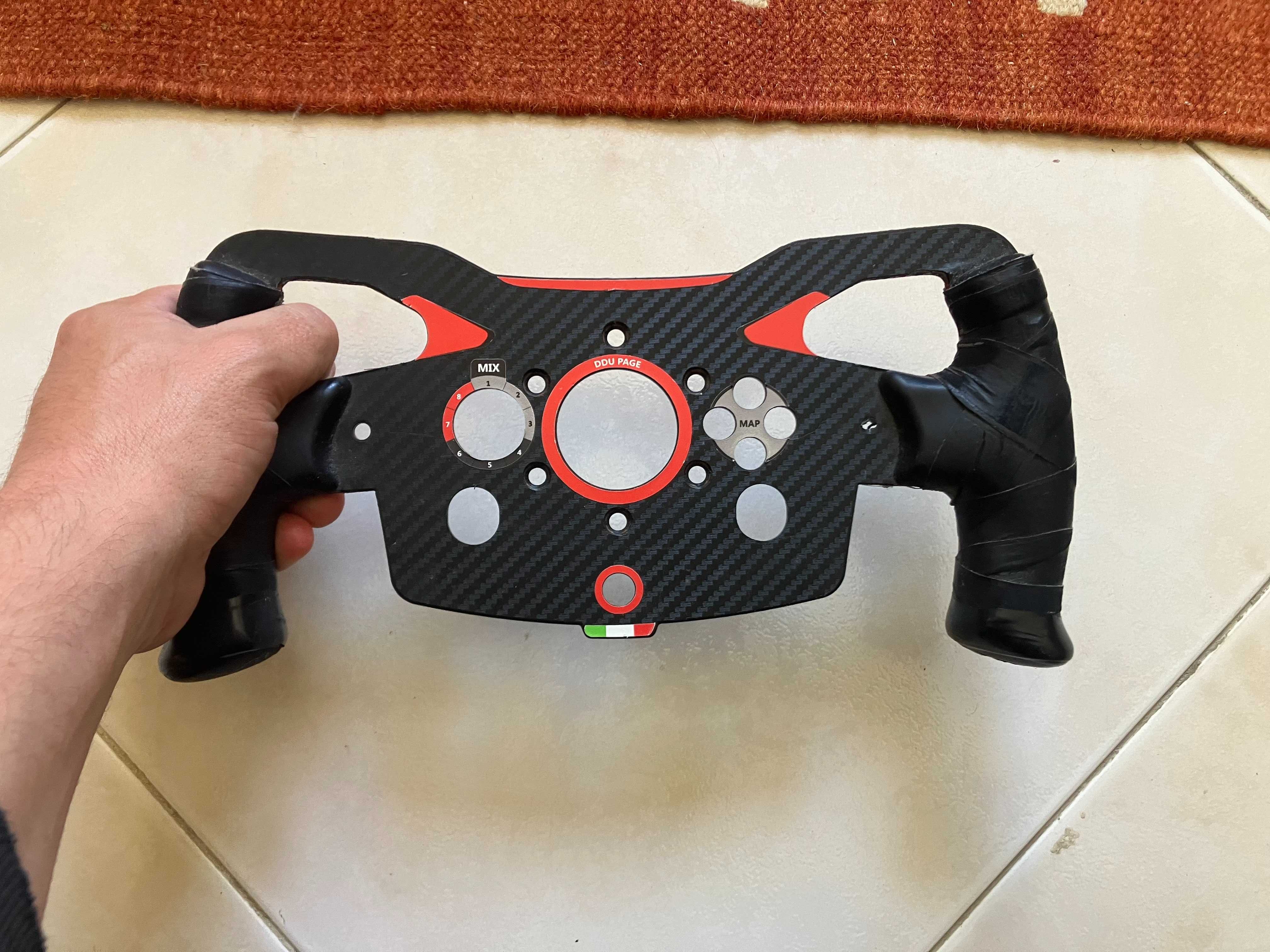 Volante T300 e Pedais T-LCM | Thrustmaster