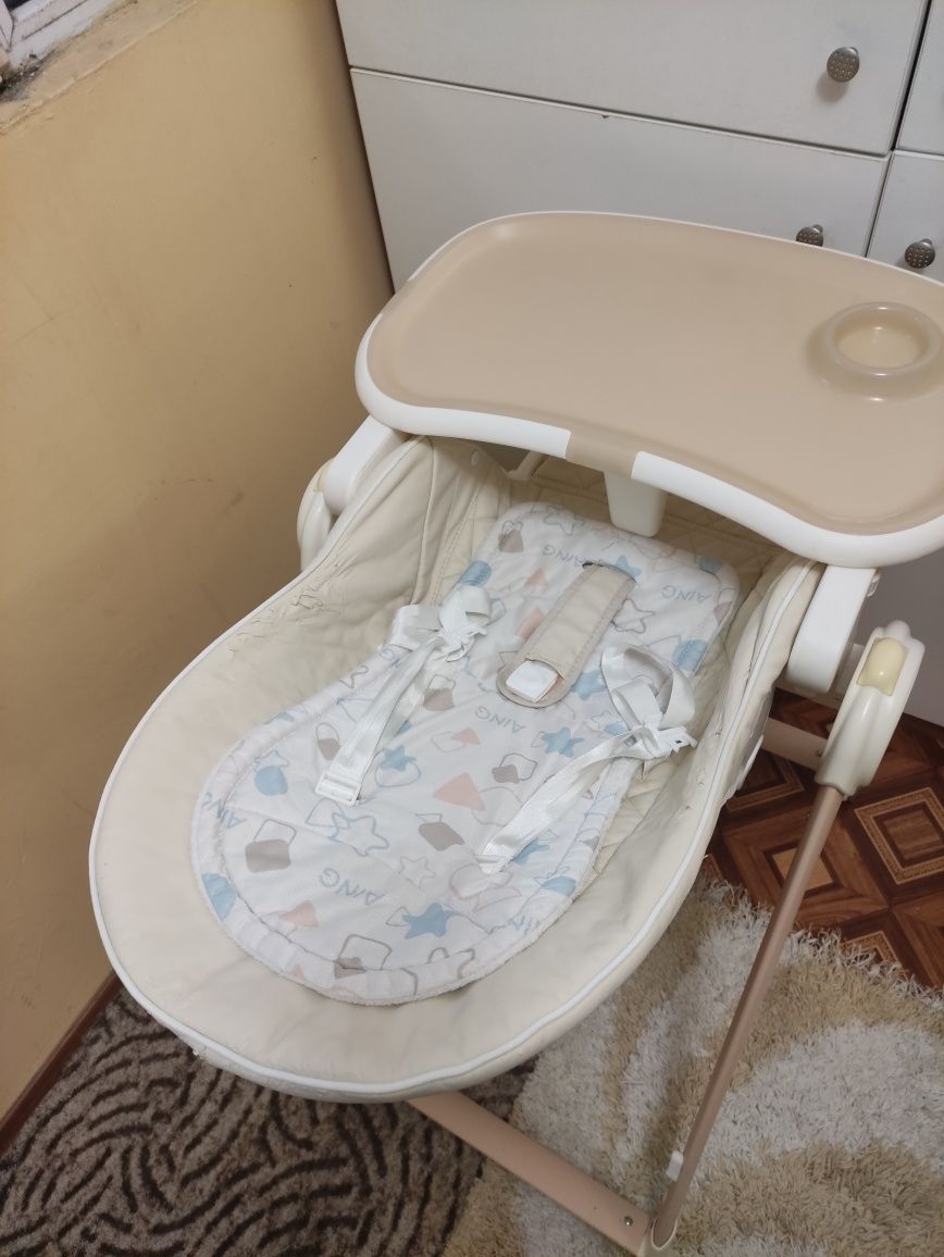 Крісло для годування
