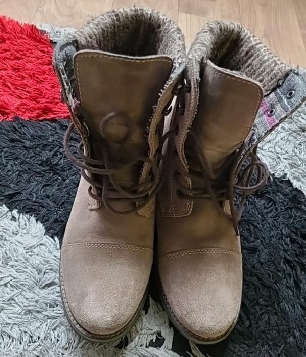 шикарні фірмові чоботи ботинки Lendrover  41р натуральний замш