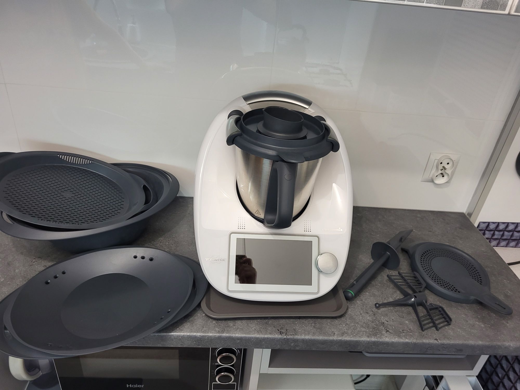 Sprzedam nowy thermomix 6