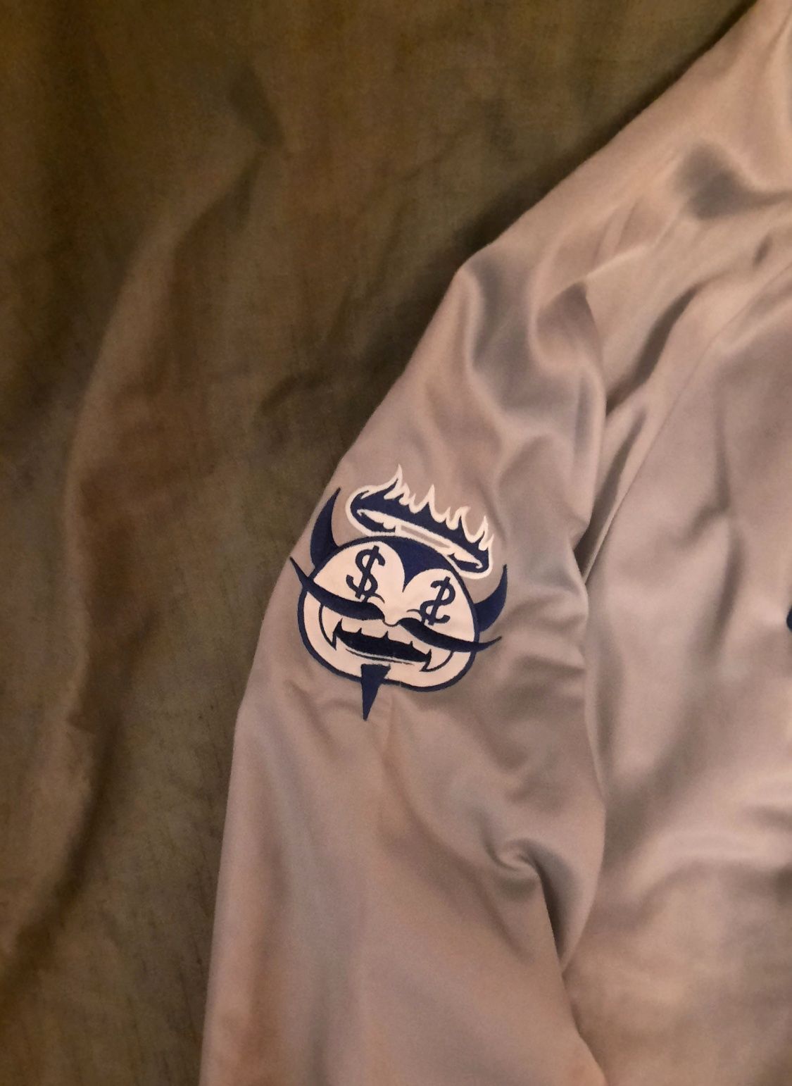 Vendo caso bomber usado marca Nike