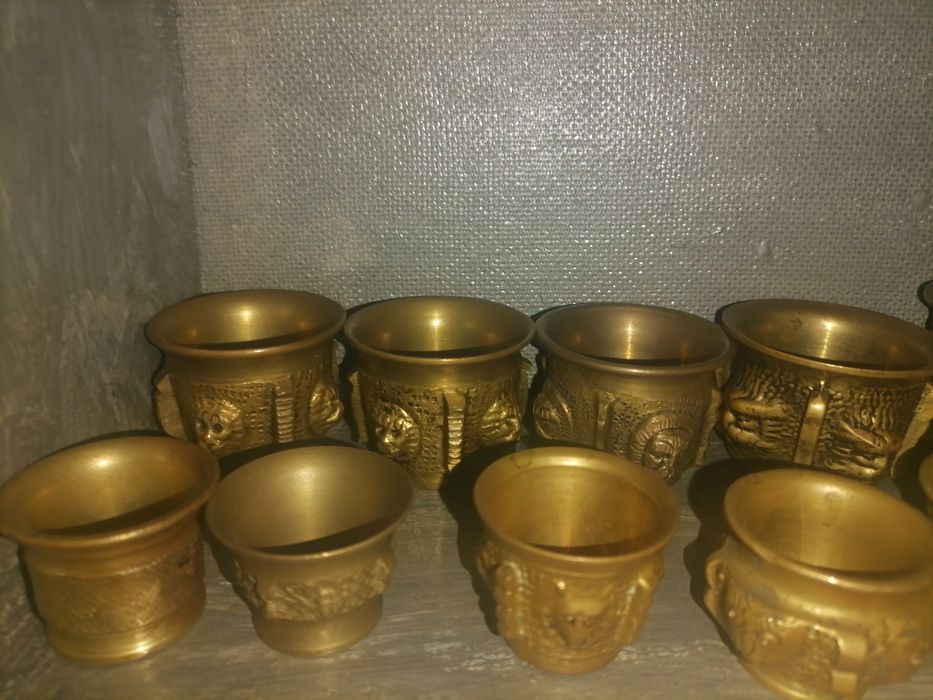 13 Almofariz de bronze por 6 € cada