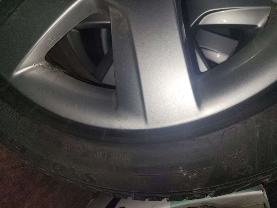 komplet x 4 alufelgi Audi a4 b8 opony zimowe Viking 225 50 R17