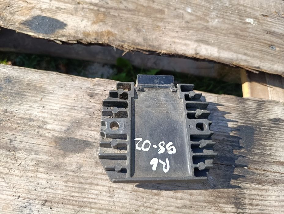 Regulator napięcia Yamaha R6 rj03 98 - 02 r 5EB 5 PIN B4