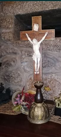 Cristo em cruz antigo e rico