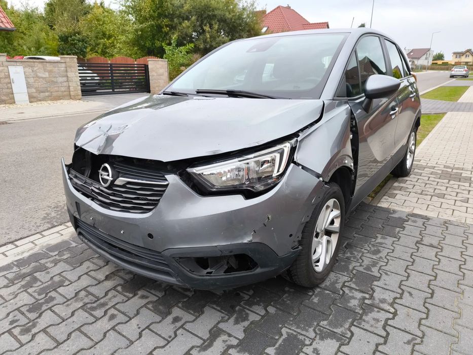 Opel Crossland X 110KM Navi bogate wyposażenie 70 przebiegu DELIKATNIE USZKODZONY !!!